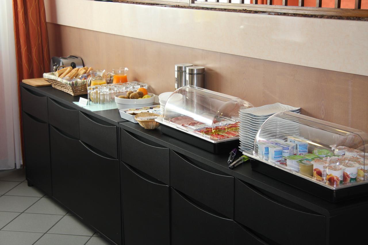Logis Hotel Le Florina Sainte-Florine ภายนอก รูปภาพ